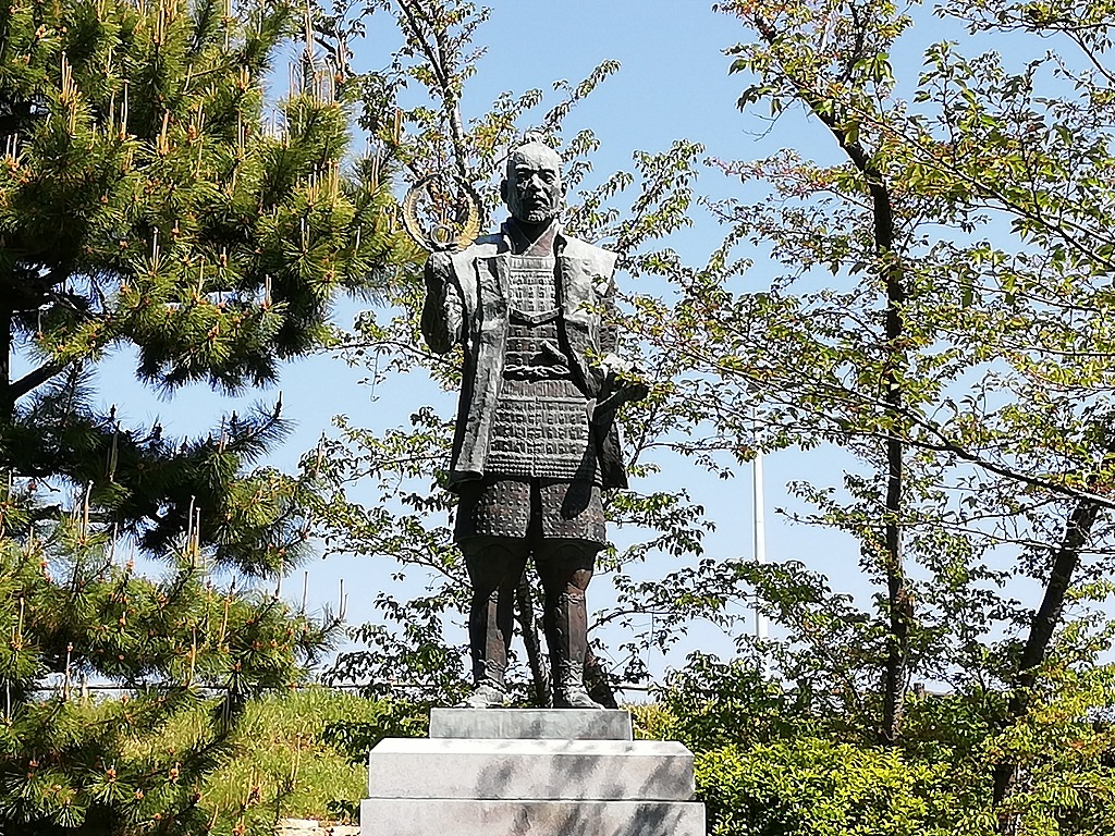 浜松城_徳川家康像(本丸内)