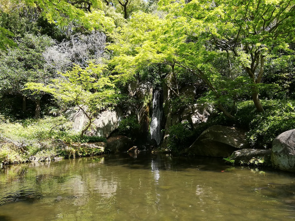 浜松城 松韻亭内の池