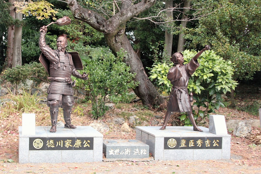 浜松城_元城町東照宮の家康、秀吉像