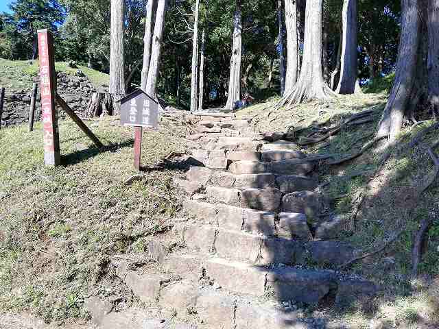 石垣山城 登城口（東曲輪跡）