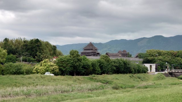 吉野ヶ里遺跡 天の浮橋から見た北内郭01
