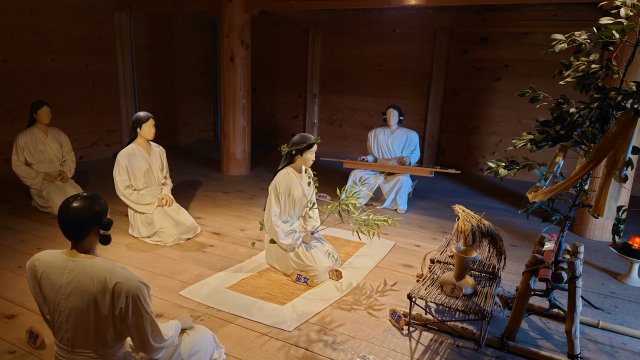吉野ヶ里遺跡 北内郭主祭殿の内部（神がかりの様子）06