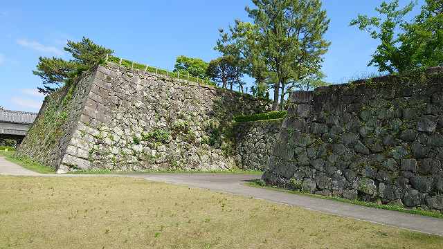 佐賀城 天守台石垣と虎口01