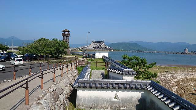 唐津城 東城内駐車場と隅櫓01