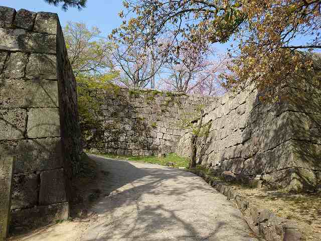 丸亀城 二の丸への登場口(虎口石垣)