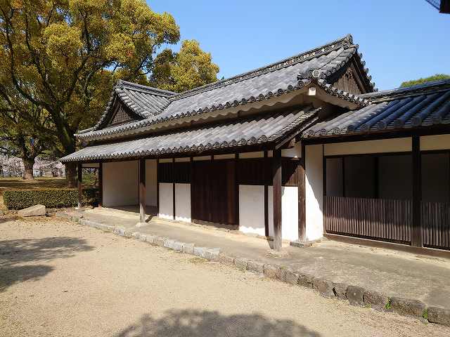 丸亀城 番所長屋