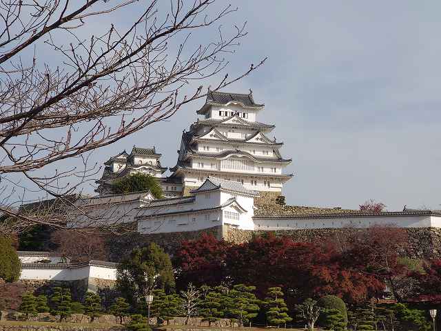 姫路城 三の丸広場から見た天守閣
