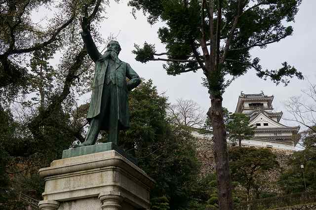 板垣退助の銅像