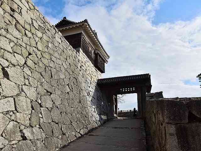 松山城 戸無門