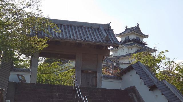 掛川城 四足門と天守(近景)