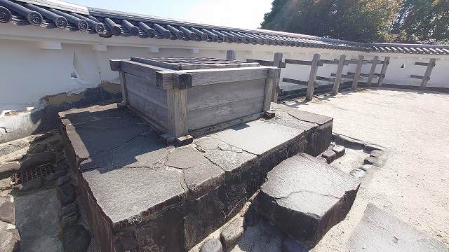 掛川城 天守丸の霧吹井戸