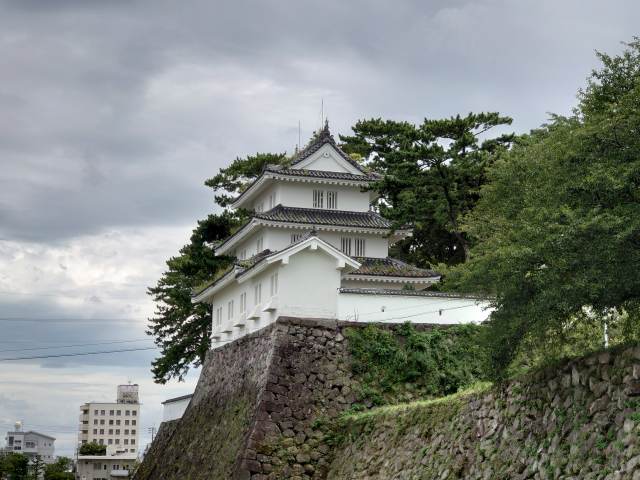 島原城 丑寅櫓(東堀通りから見た、遠景)