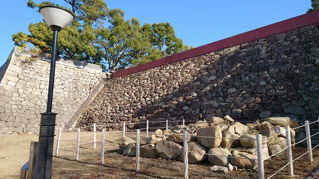 岡山城_本丸中段、南西部の石垣03