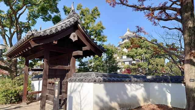 岡山城_六十一雁木上門と天守閣05