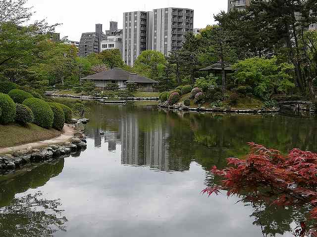 借景園  超然居(夕照庵からみた眺め)