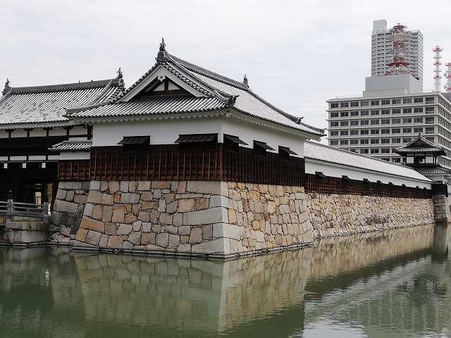 広島城 平櫓(内堀南側から)