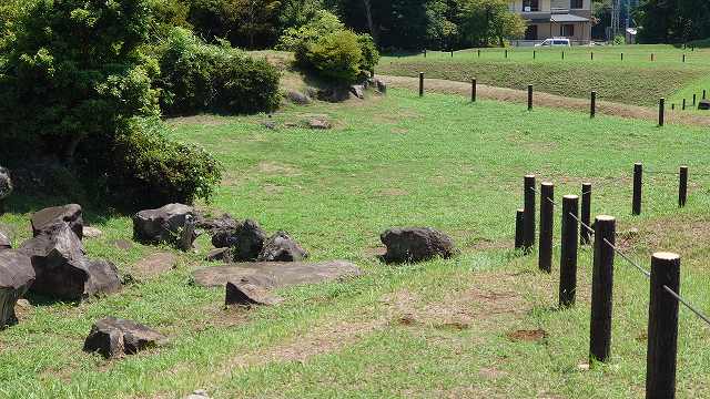 小田原城_三の丸外郭新堀土塁03