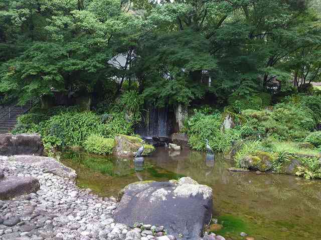 岐阜城 岐阜公園内、庭園の滝