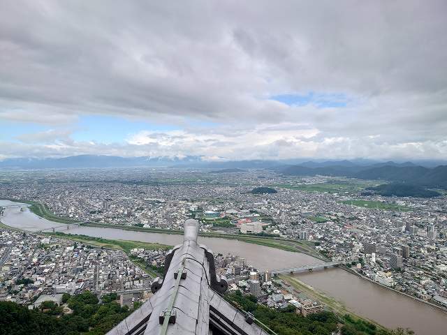 岐阜城 天守からの眺め(長良川と岐阜市の町並み)