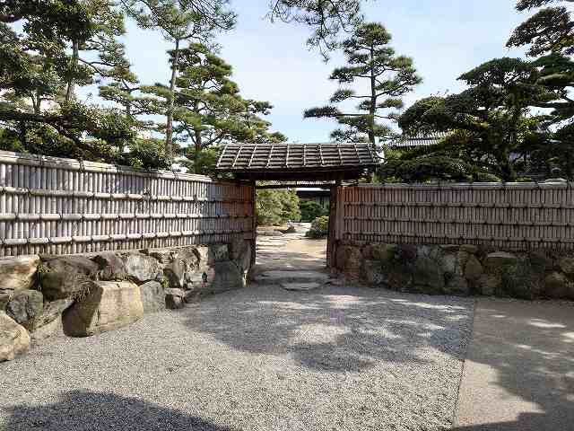 高松城 披雲閣庭園入口