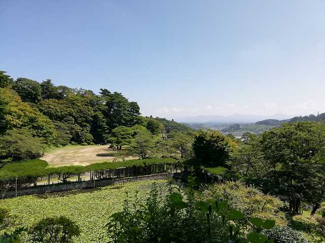 洗心亭から見た霞池