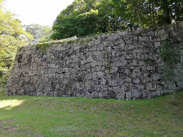 搦手門石垣跡