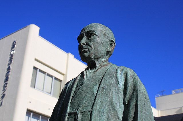 水戸城 三の丸 弘道館医学館跡 本間玄調像