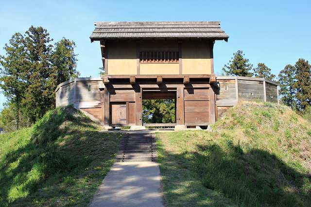 箕輪城 郭馬出西虎口門_1