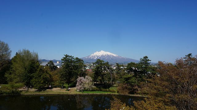 弘前城_本丸から見た岩木山_3
