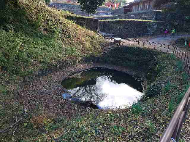 新田金山城_月ノ池