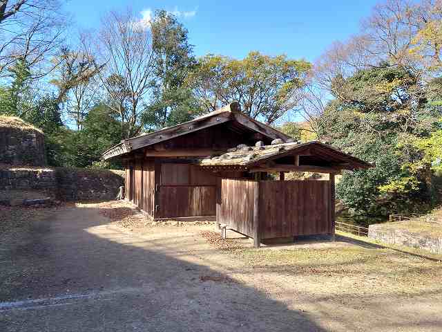 新田金山城_石敷き遺構
