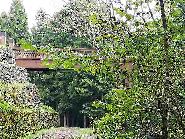 八王子城 曳橋(大手通からの眺め)