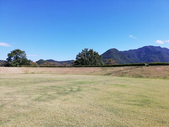 松代城 二の丸東側の土塁