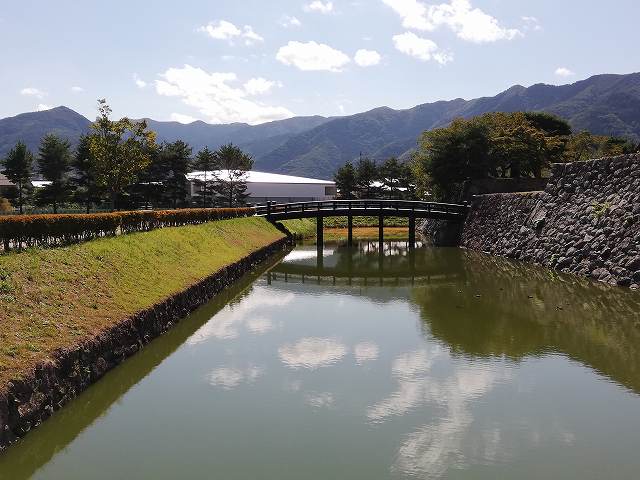 松代城 内堀と東不明門前橋