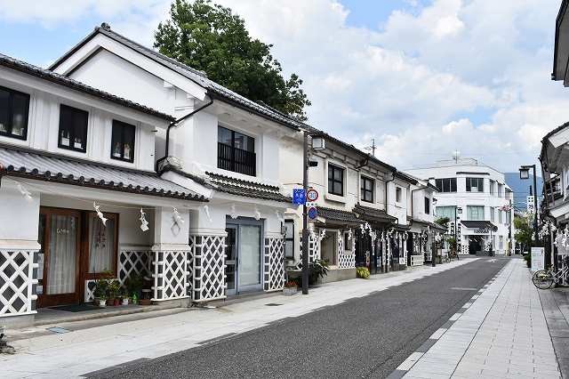 松本城 本町通の海鼠塀