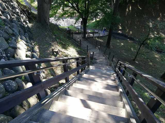 上田城 西櫓脇の急階段