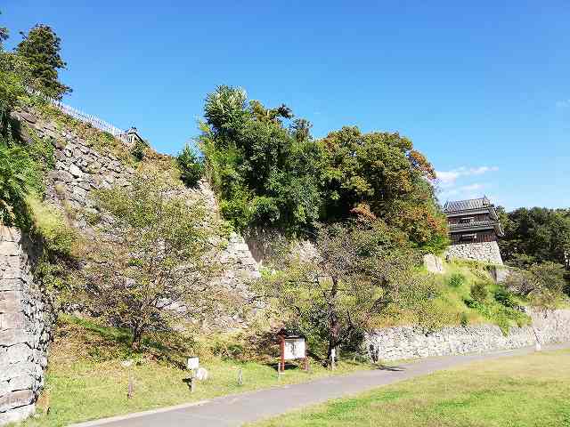 上田城 尼が淵と石垣