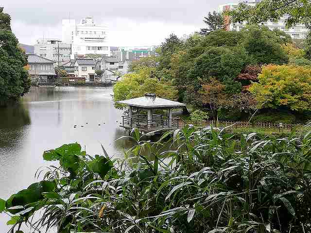 高岡城 緑翠亭
