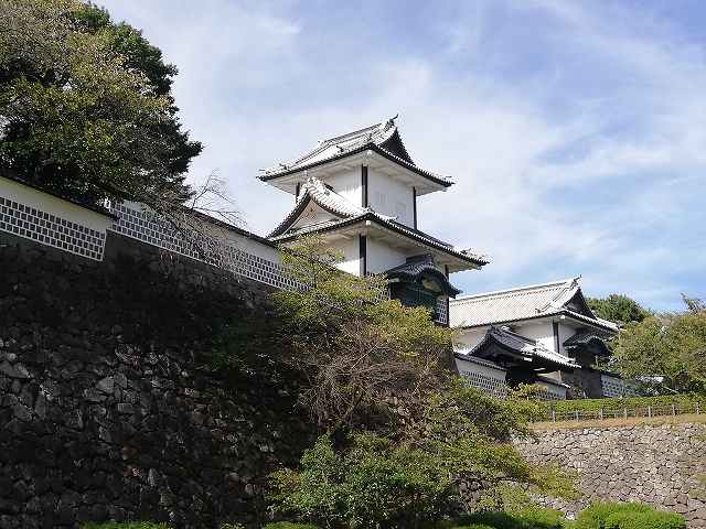 金沢城 石川門(百間堀緑地からみた眺め)