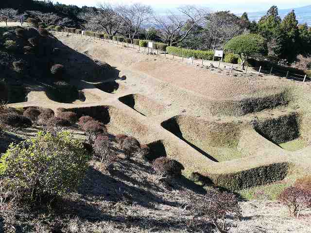 山中城 西ノ丸からみた障子堀