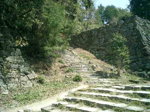安土城 三の御門跡の石垣