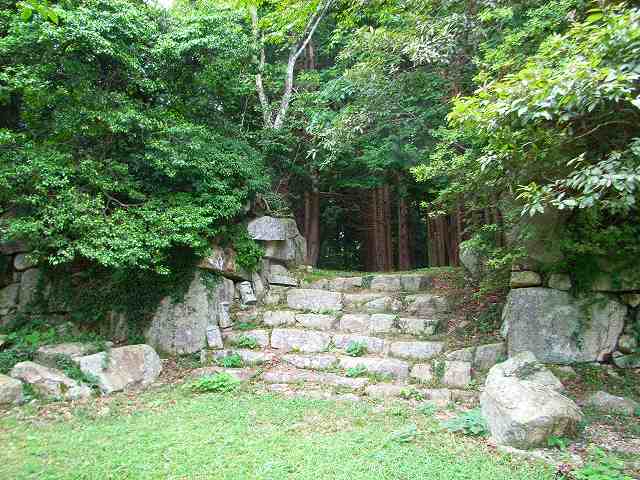 観音寺城_平井丸虎口01
