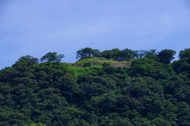 鳥取城 山の丸と天守台(三の丸から見た)