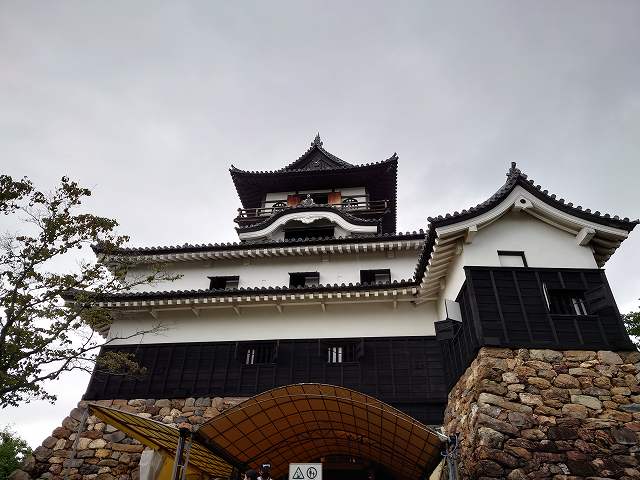 犬山城 天守(入り口付近)