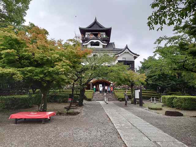犬山城 天守(正面)と本丸